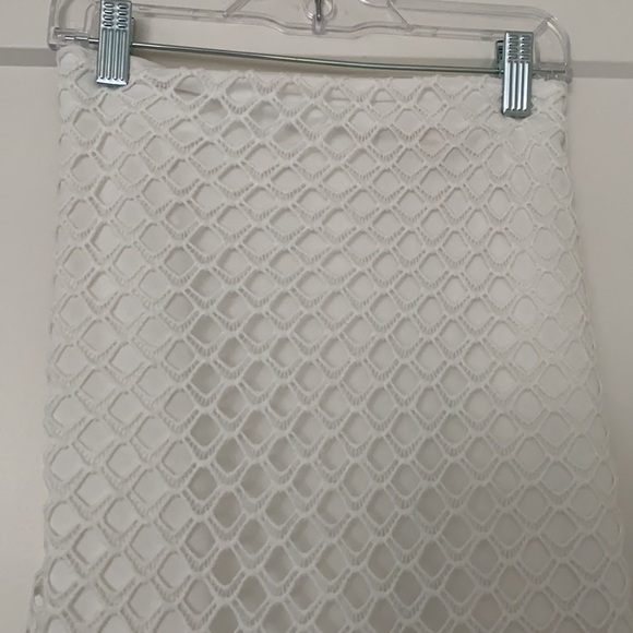 White midi skirt with crochet like detail - Picture 2 of 4